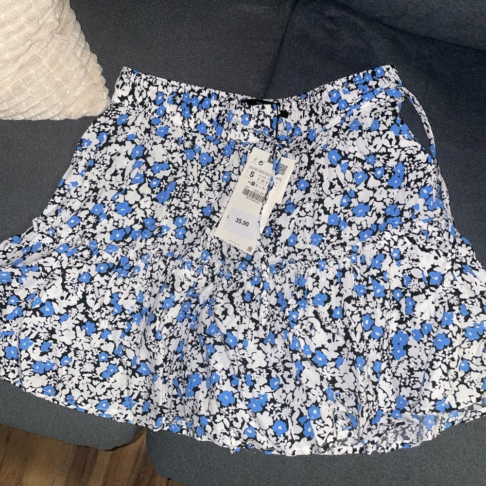 Floral white and blue skirt